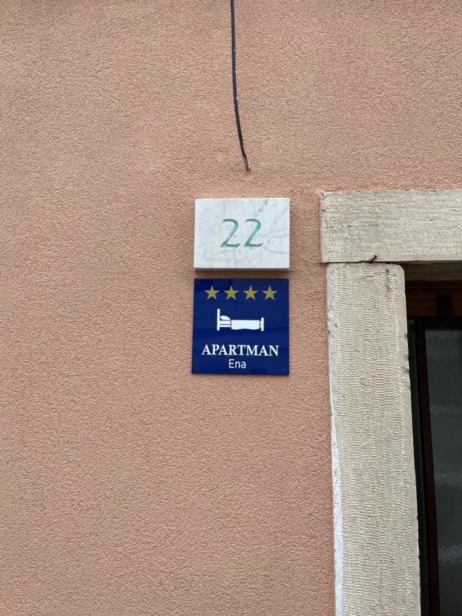 Apartment Ena Near Pula Amphitheater Exterior foto