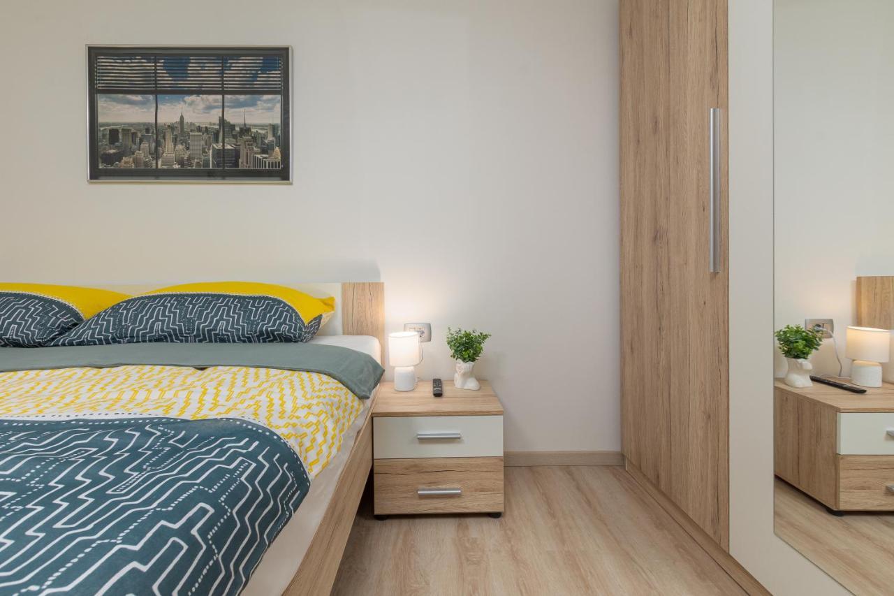 Apartment Ena Near Pula Amphitheater Exterior foto